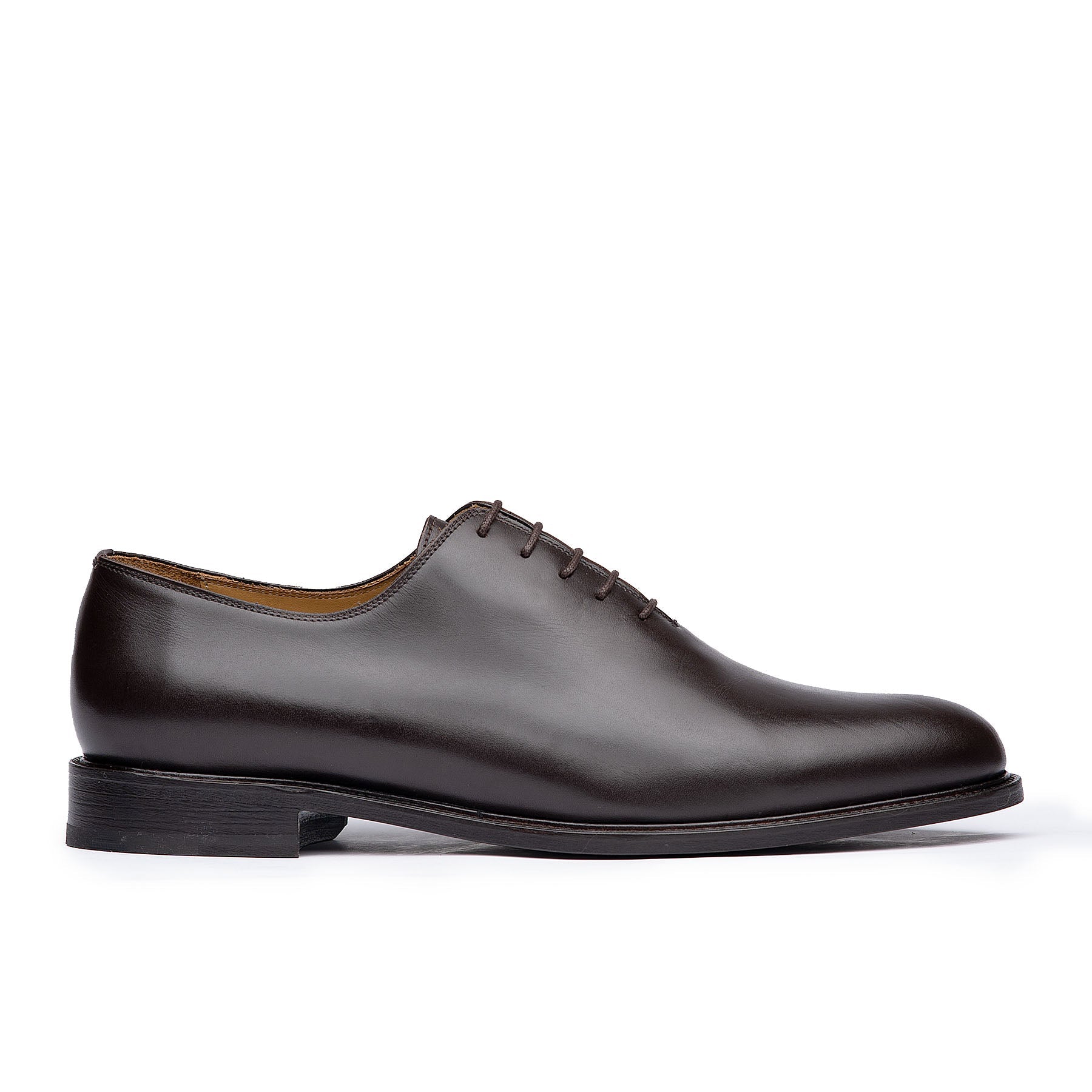 Brown oxford shoes with wholecut design made from single piece of full grain calfskin leather
