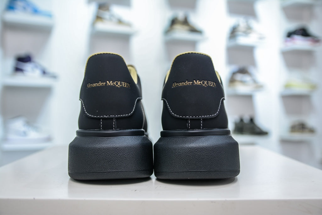 ** Alexander McQueen Luxury Low-Top Leather Sneakers - Thickness Sole Casual Style

**