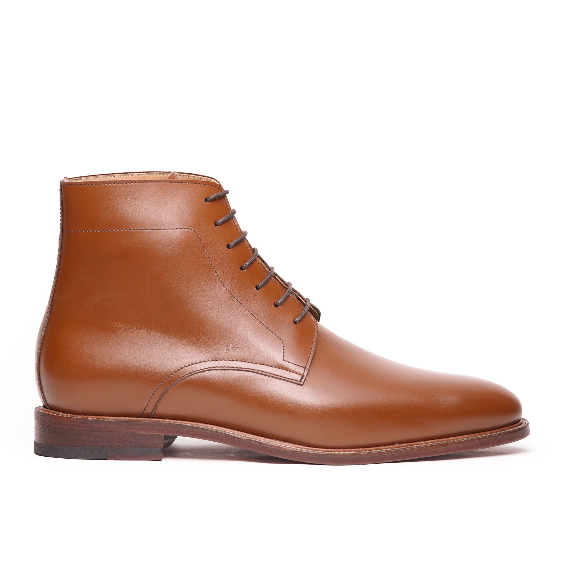 Mens tan dress boots designed and built by artisan in Portugal with full grain leather and blind eyelet