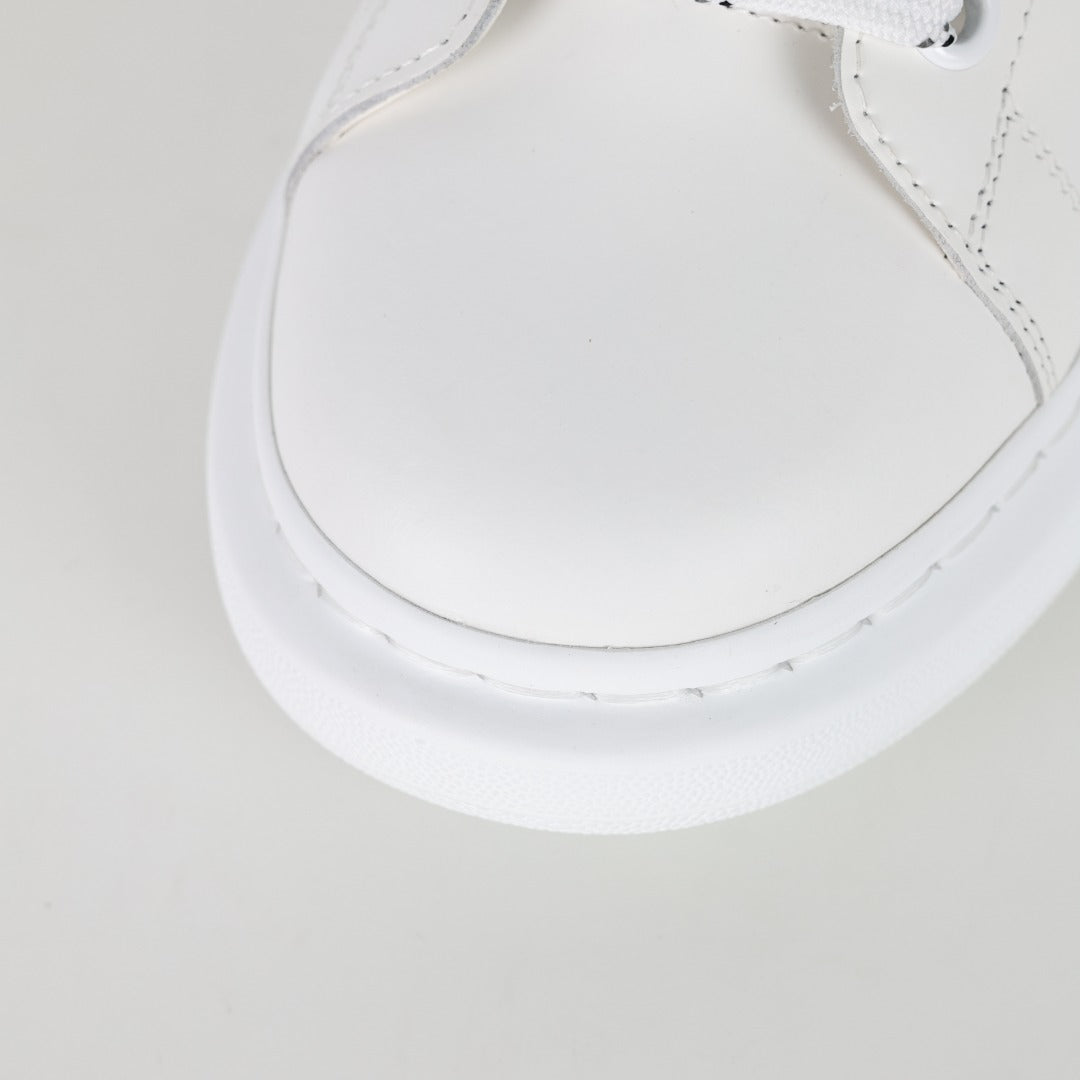 ** Alexander McQueen Original Lace-Up Sneakers - Limited Edition

**