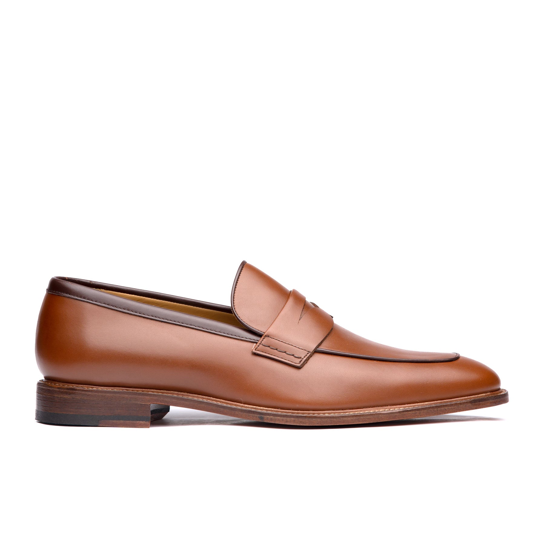 Mens tan loafers shoes in full grain leather for all smart casual outfit